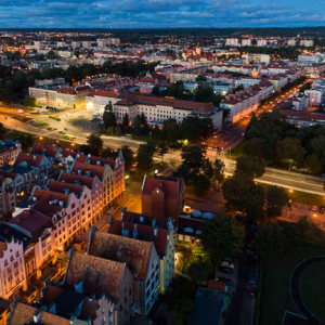 Elblag, misto wieczorowa pora. EU, PL, Warm-Maz. Lotnicze.